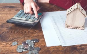 Como economizar na conta de luz e água.